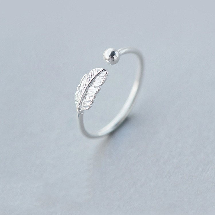 Women's Lovely Leaf-shaped Sterling Silver Ring - Image 3