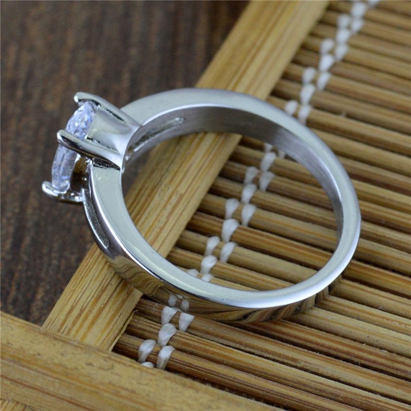 Imitation Platinum Real Female Titanium Steel Diamond Ring - Image 3