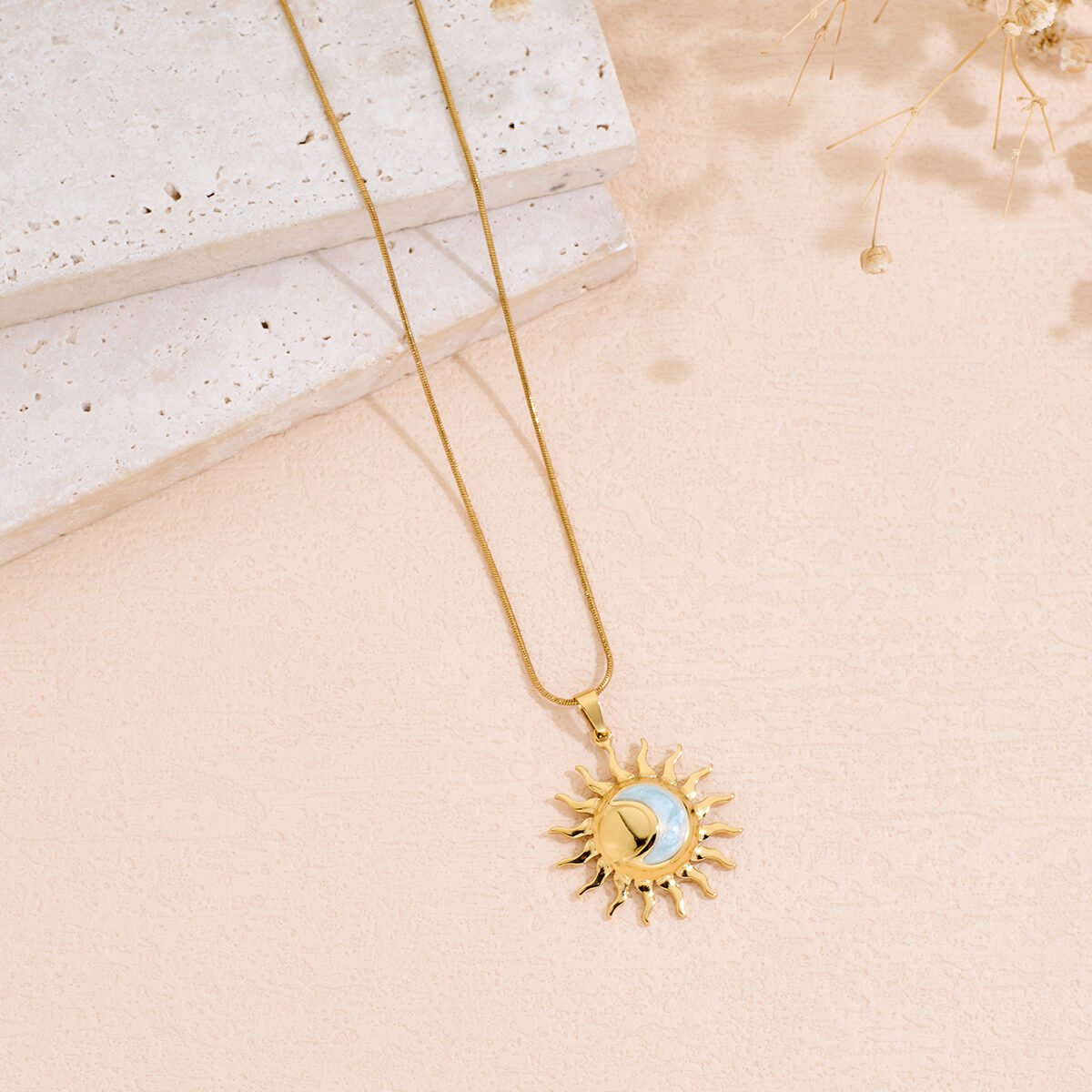 A Drip Oil Sun Shaped Stainless Steel Women's Pendant Necklace