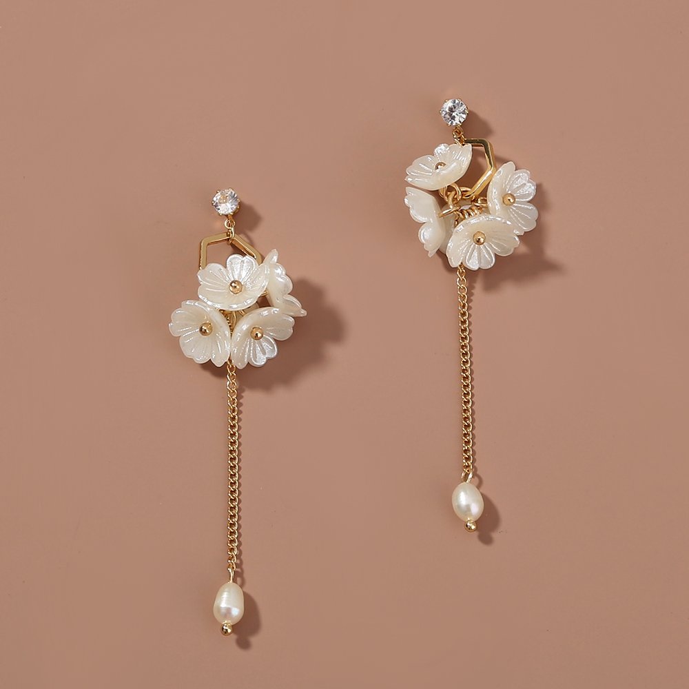 Retro temperament jewelry, long tassel flower cluster, 5 small flowers, small fresh earrings, resin artificial flower earrings, female - Image 3
