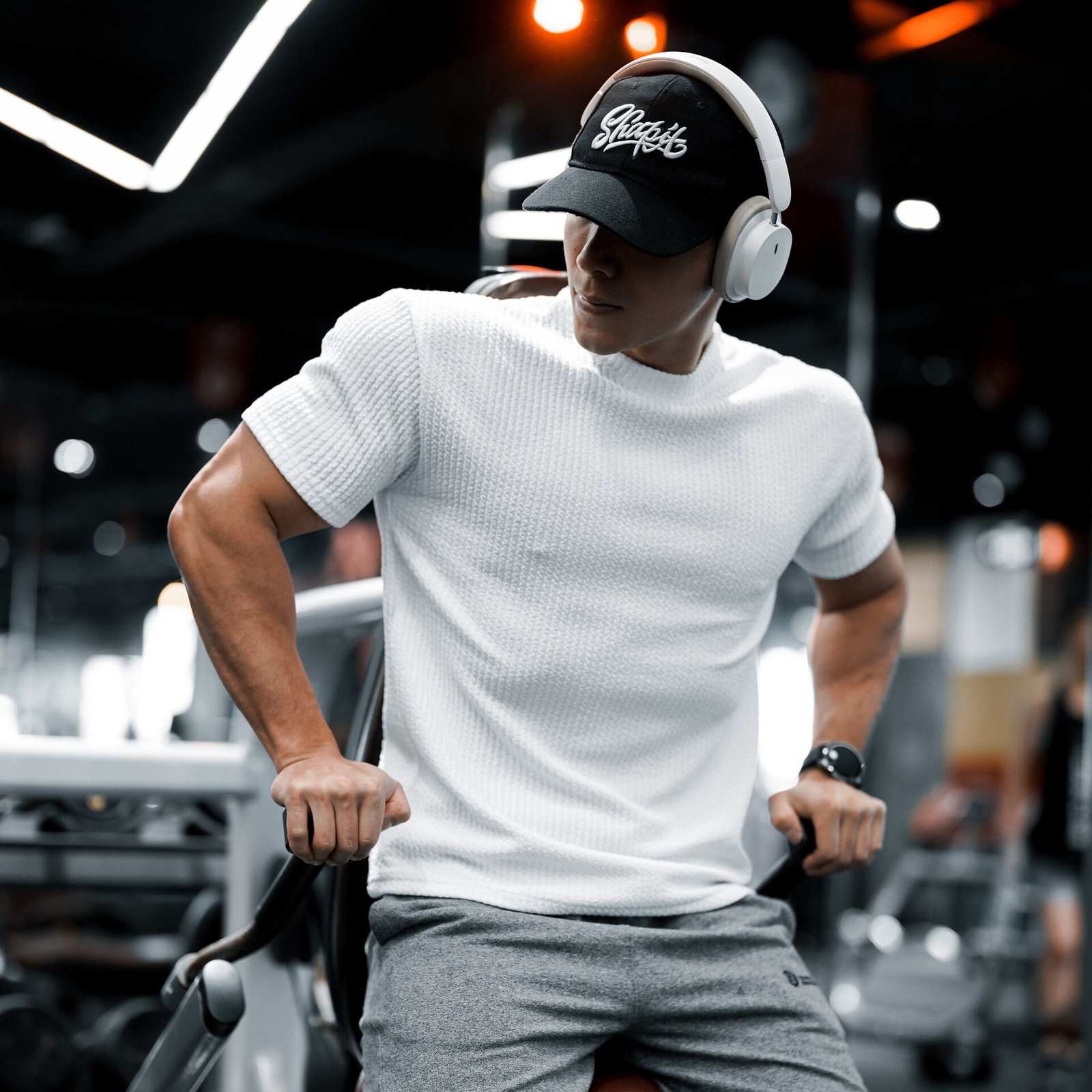 Summer New Men's Sports Solid Color Light Board Short Sleeve T-shirt - Image 2