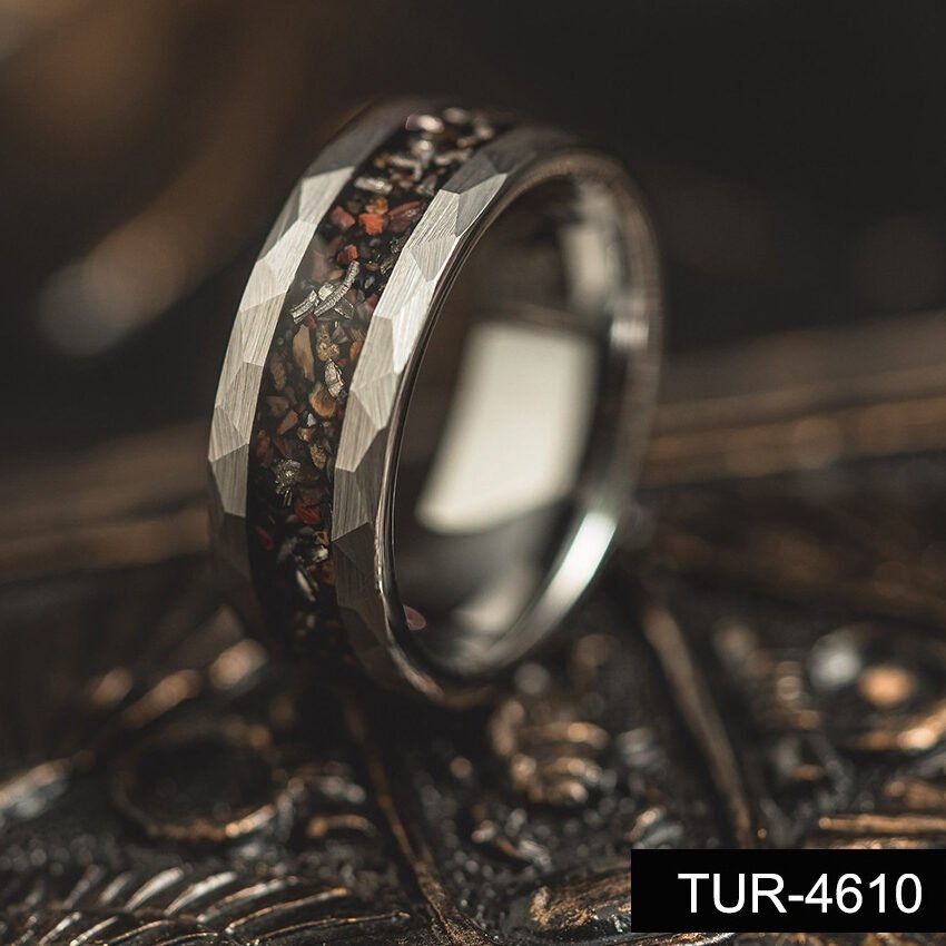 8mm Tungsten Steel Flat Edge Hammer Pattern Inlaid Broken Meteorite Tungsten Gold Ring - Image 2